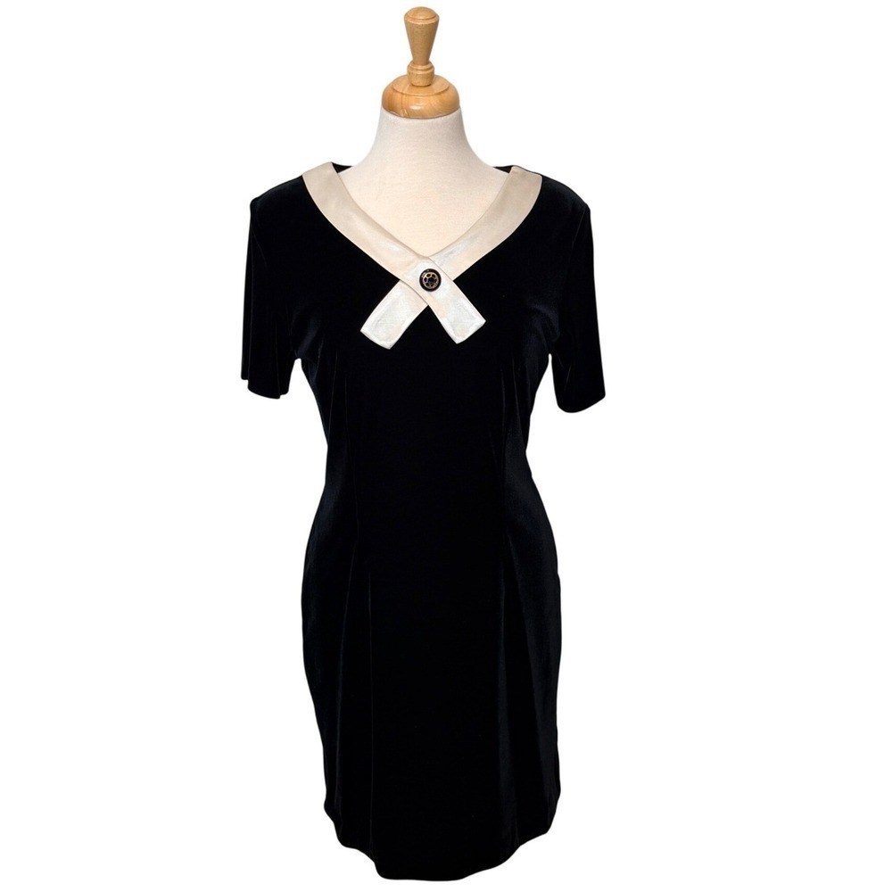Betsy's Things Black Velvet Bow Collar Short Sleeve Dress Size 12‎